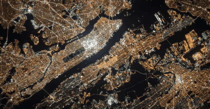 Using PostGIS and pg_featureserv With QGIS
